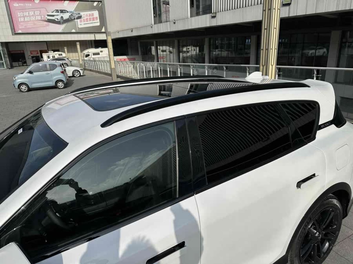 嵐圖 嵐圖FREE  2025款 318 318km 后驅(qū)環(huán)游版圖片