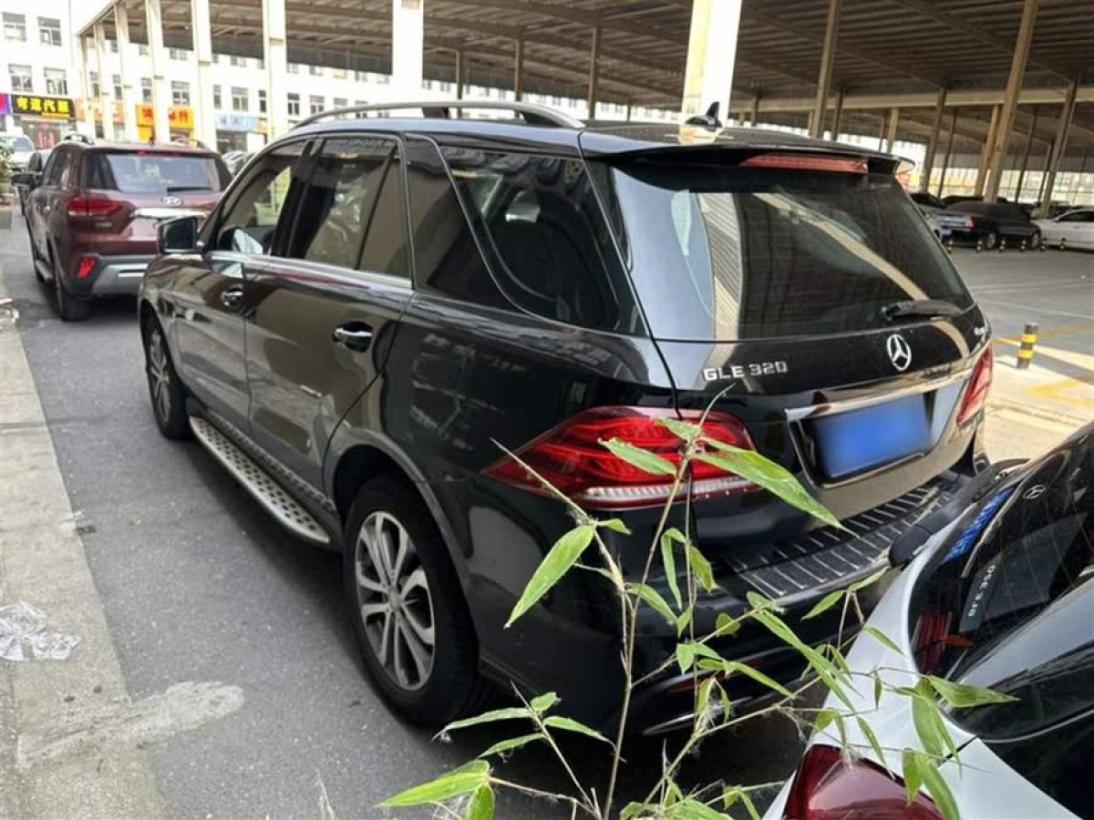 奔馳 奔馳GLE  2017款 GLE 320 4MATIC 動感型圖片