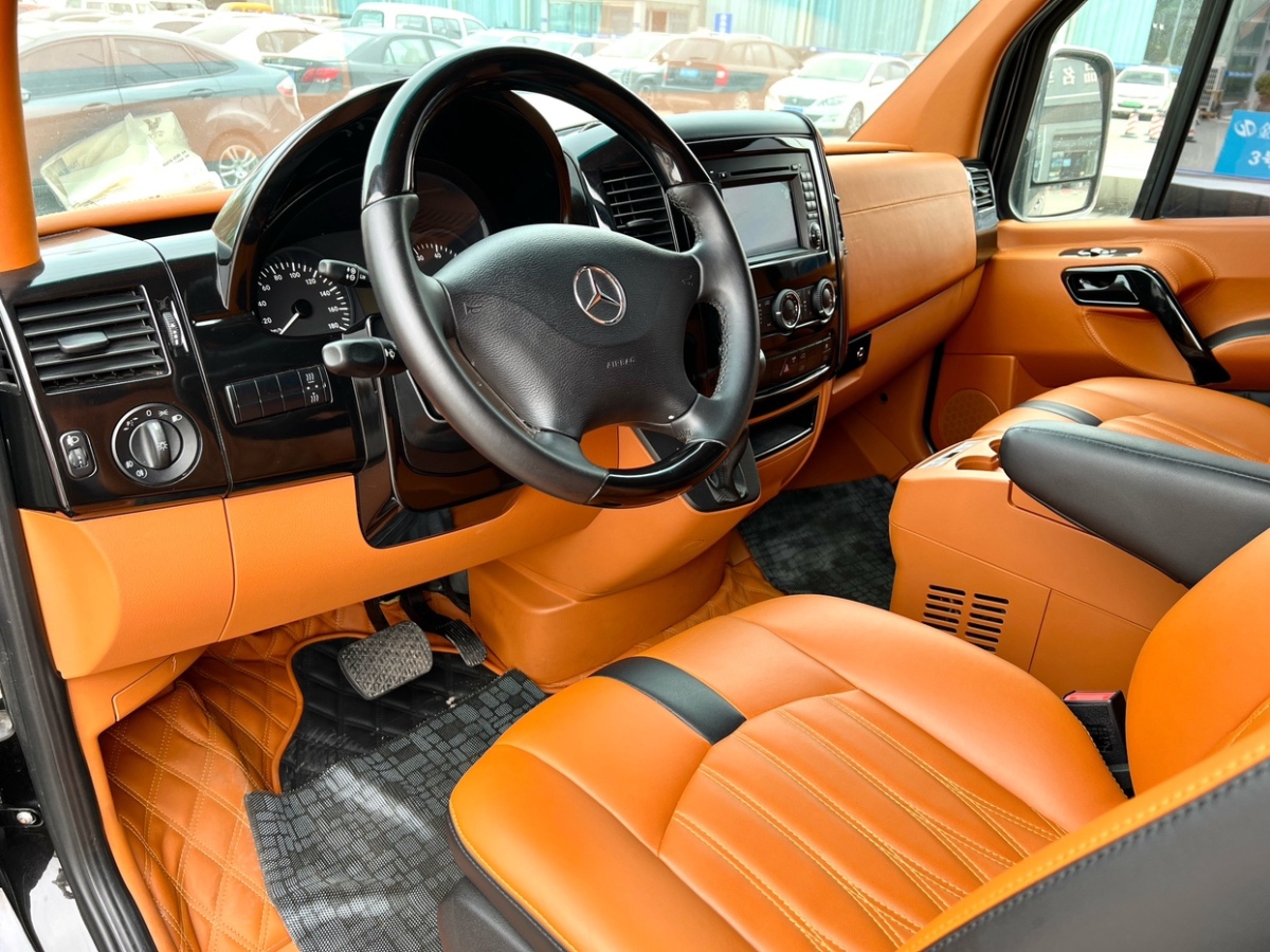 奔驰 Sprinter 2016款 3.5L 自动 豪华定制版图片
