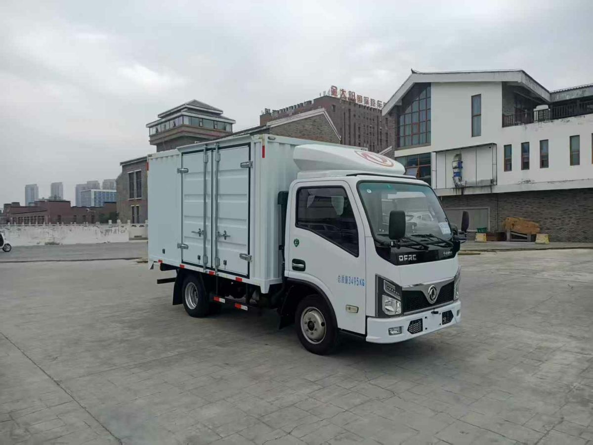 東風(fēng) e愛(ài)麗舍  2024款 磷酸鐵鋰 手動(dòng)擋 300km圖片