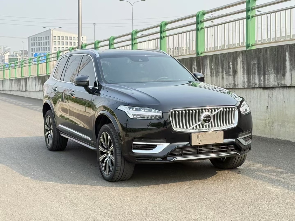 2022年4月沃爾沃 XC90新能源  2022款 E驅(qū)混動(dòng) T8 智尊豪華版 7座