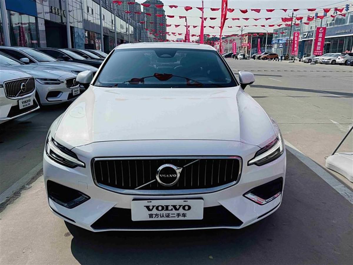 2023年6月沃爾沃 S60L  2023款 B4 智遠(yuǎn)豪華版