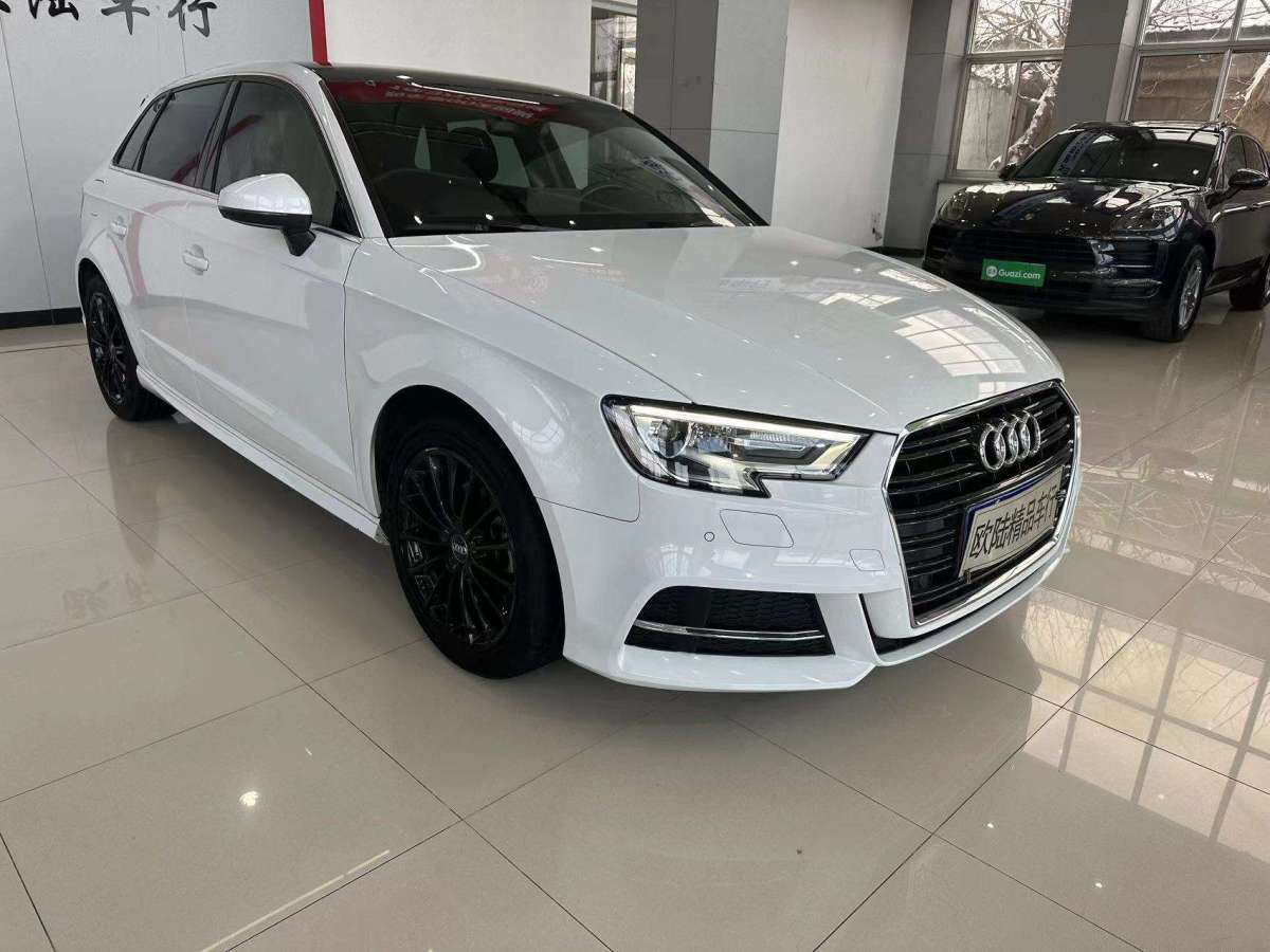 奧迪 奧迪A3  2018款 30周年年型 Sportback 35 TFSI 時(shí)尚型圖片