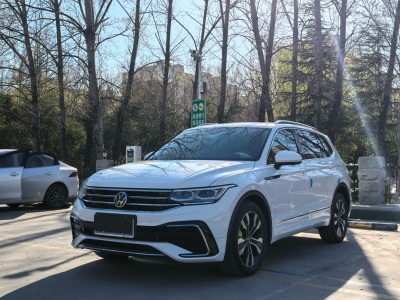 2022年5月 大眾 途觀L 330TSI 自動兩驅(qū)R-Line旗艦版圖片