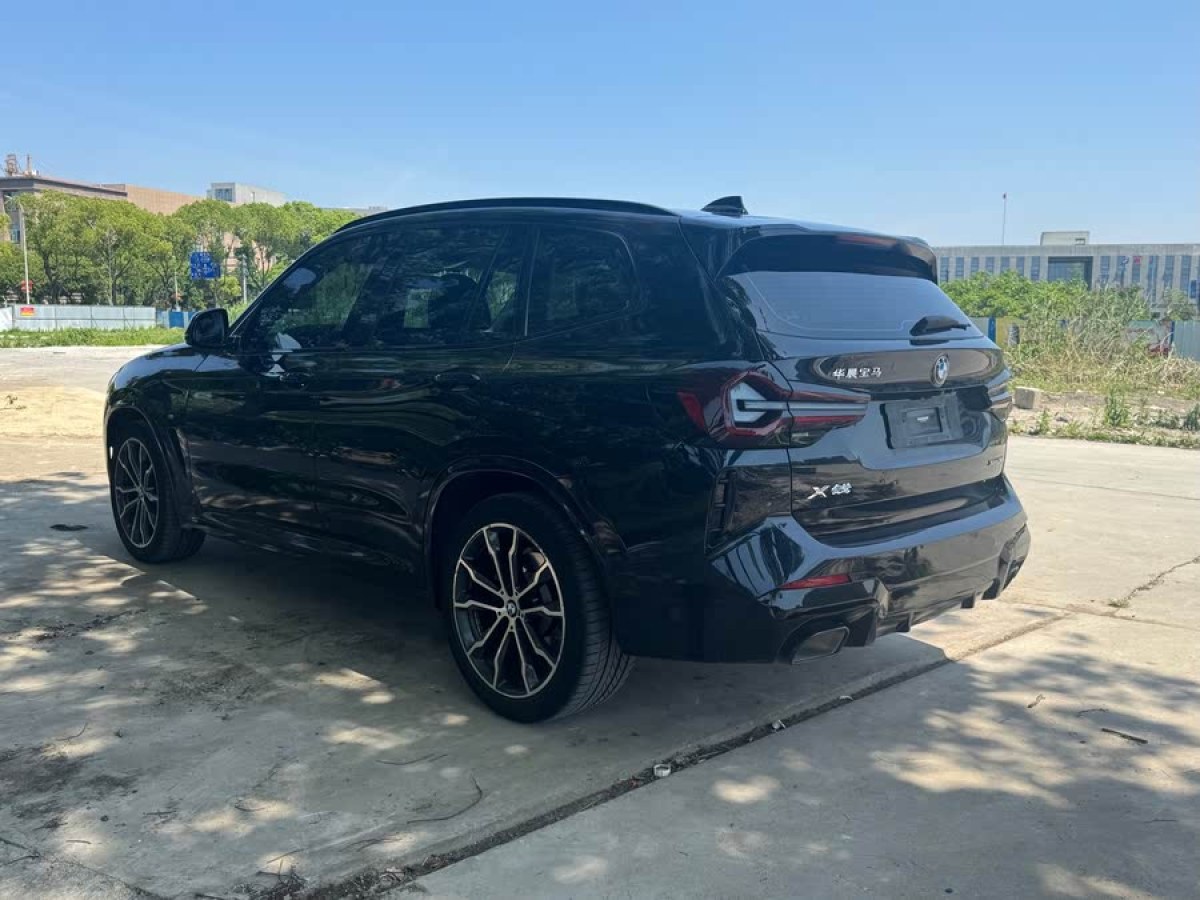寶馬 寶馬X3  2022款 xDrive30i 領(lǐng)先型 M曜夜套裝圖片
