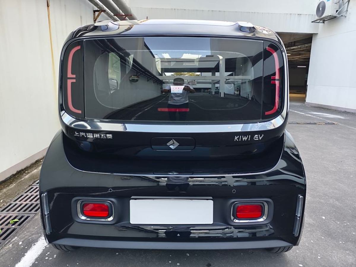 寶駿 寶駿KiWi EV  2022款 設(shè)計師輕享版 三元鋰圖片