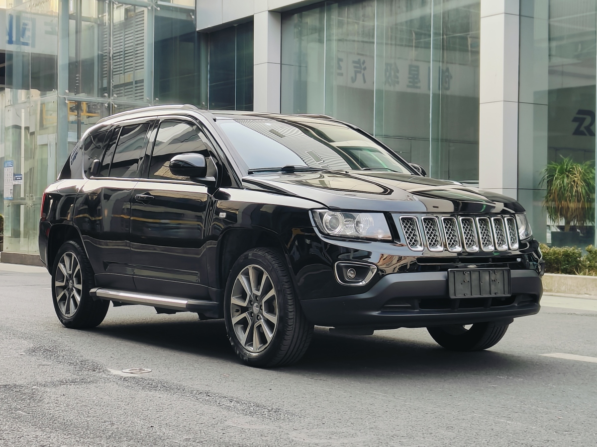 Jeep 指南者  2015款 2.0L 兩驅(qū)豪華版圖片