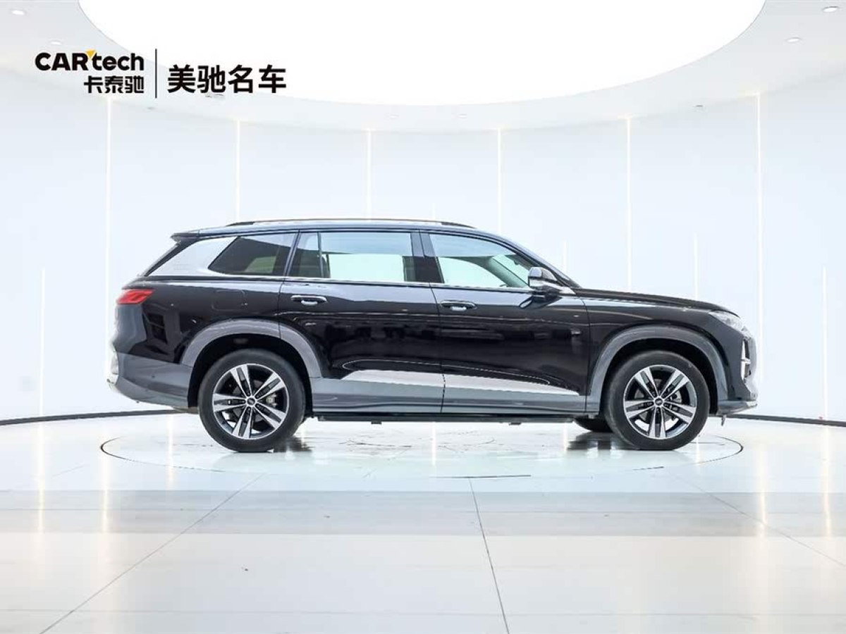 奧迪 奧迪Q6  2022款 45 TFSI quattro 齊云型 Light 羽林套裝圖片