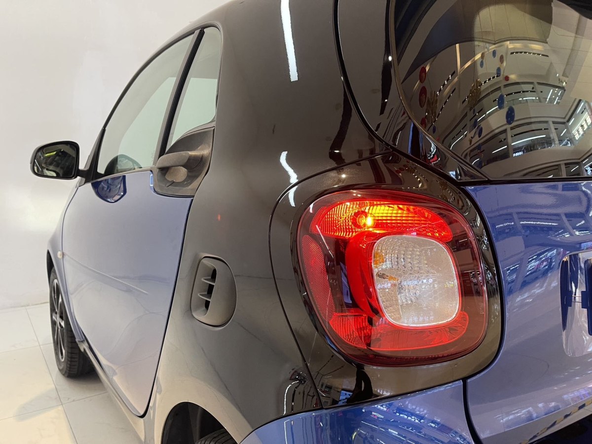 smart fortwo  2015款 1.0L 52千瓦硬頂激情版圖片