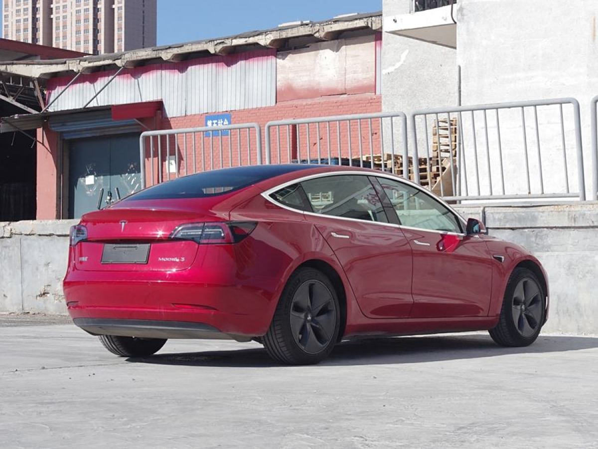 特斯拉 Model 3  2019款 標(biāo)準(zhǔn)續(xù)航后驅(qū)升級(jí)版圖片