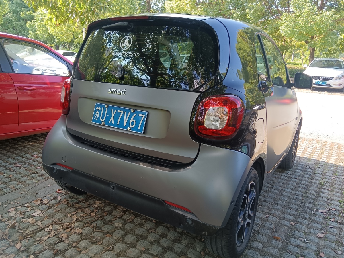 smart fortwo  2019款 0.9T 66千瓦硬頂風(fēng)擎版 國(guó)VI圖片