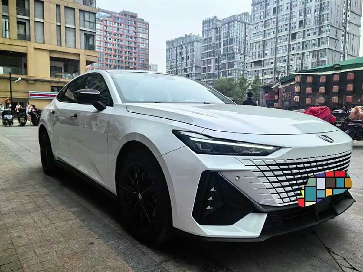 長(zhǎng)安 長(zhǎng)安UNI-V 智電iDD  2023款 智電iDD 1.5T 113km智酷型圖片