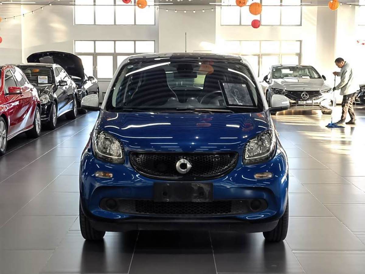 smart forfour  2016款 1.0L 52千瓦激情版圖片