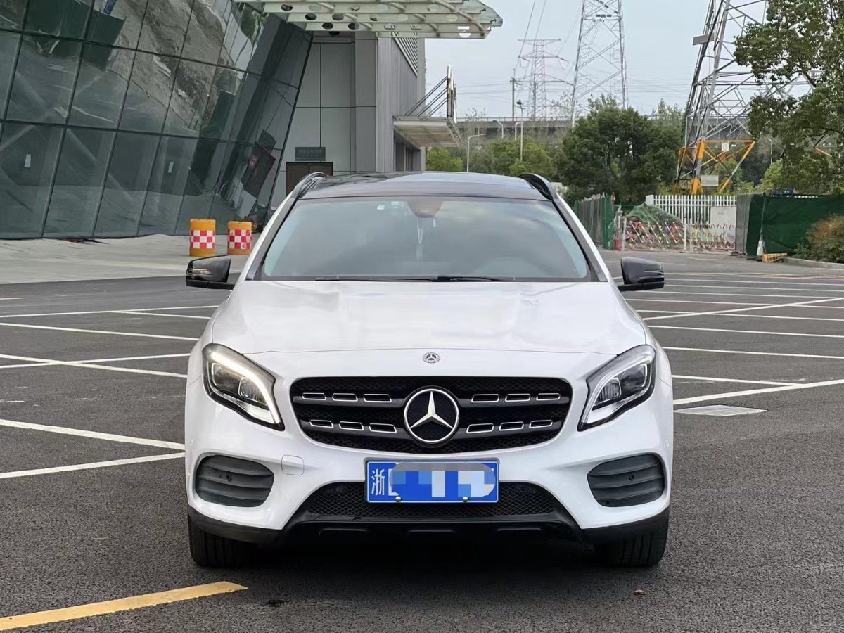 2018年10月奔馳 奔馳GLA  2017款 GLA 220 4MATIC 時尚型