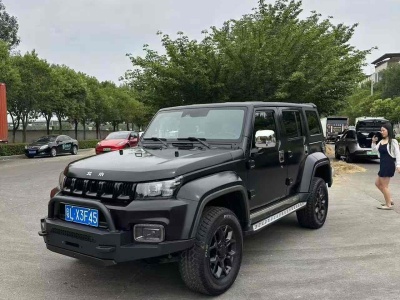 2023年1月 北京 BJ40 2.0D 自動(dòng)四驅(qū)刀鋒英雄版?zhèn)b客型圖片