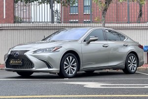 ES 雷克薩斯 300h 卓越版 國VI