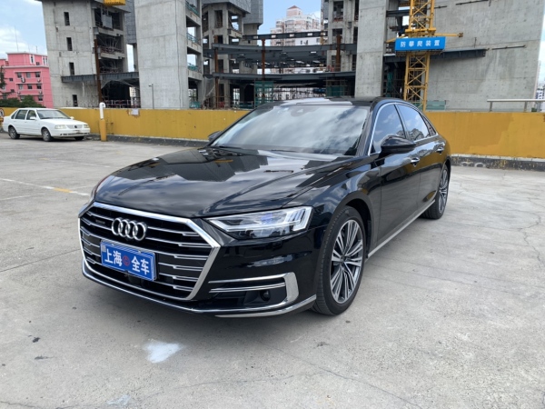 奥迪 奥迪A8  2022款 A8L 55 TFSI quattro 尊贵型典藏版