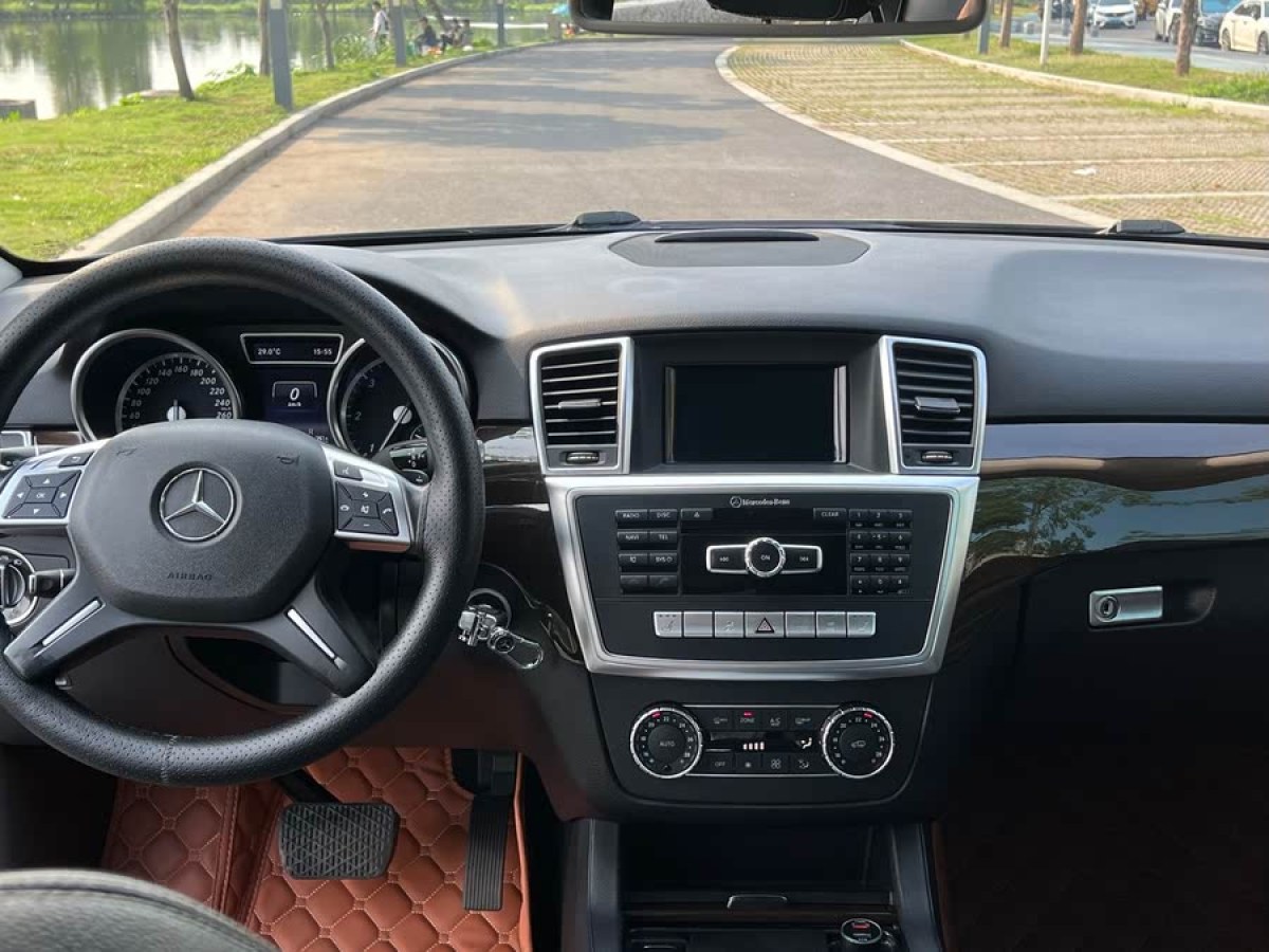 奔馳 奔馳M級  2014款 ML 350 CDI 4MATIC圖片