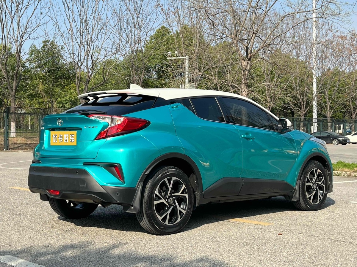 2019年4月豐田 C-HR  2018款 2.0L 領(lǐng)先天窗版 國(guó)V