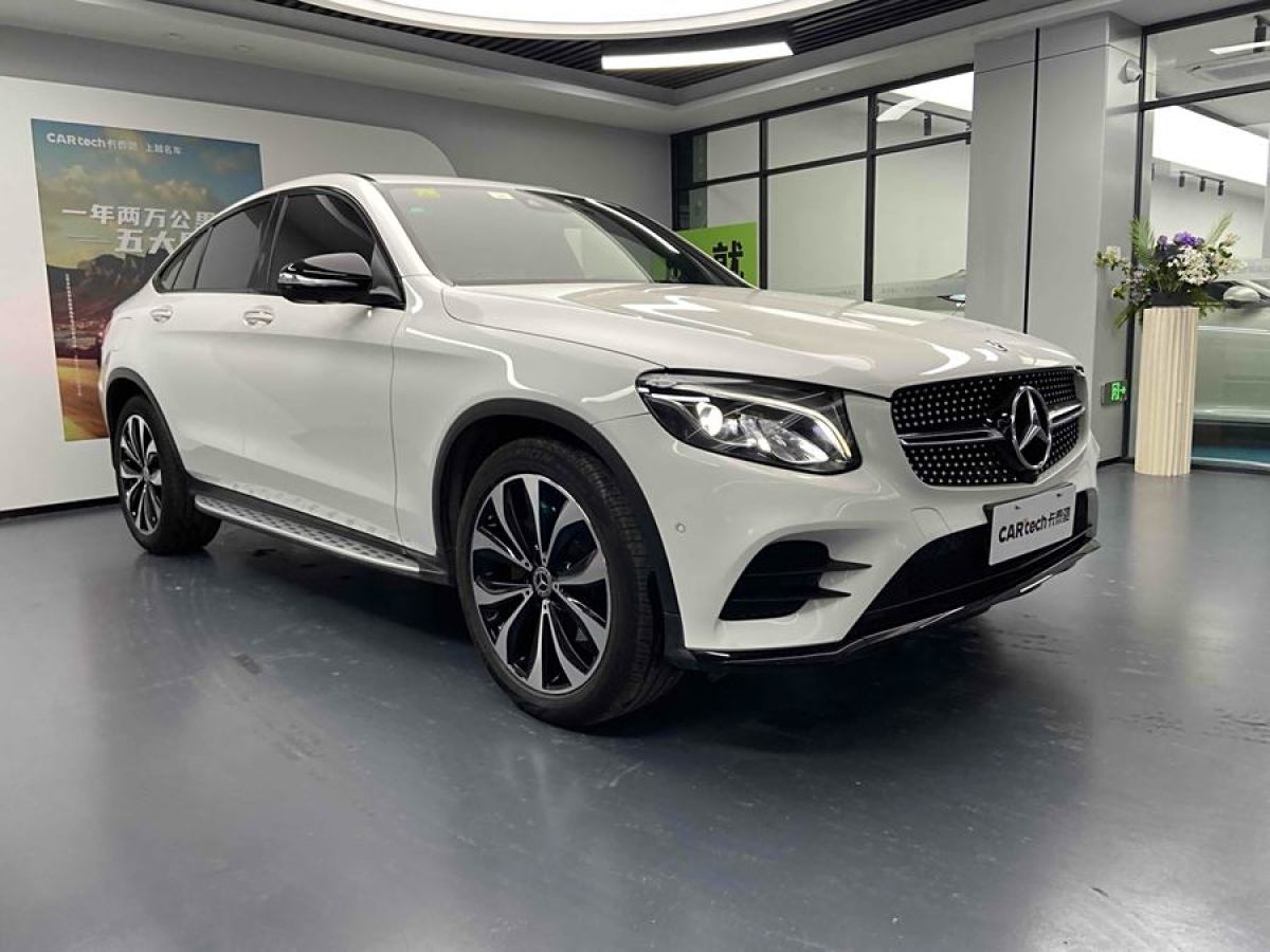 奔馳 奔馳GLC  2022款 改款 GLC 260 4MATIC 轎跑SUV圖片