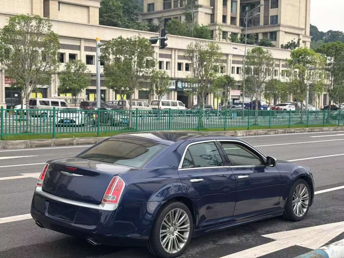 克萊斯勒 300C  2014款 3.0L 卓越版圖片