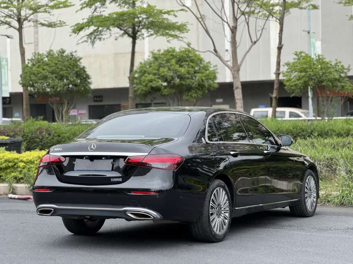奔馳 奔馳E級  2022款 改款 E 300 L 時尚型圖片