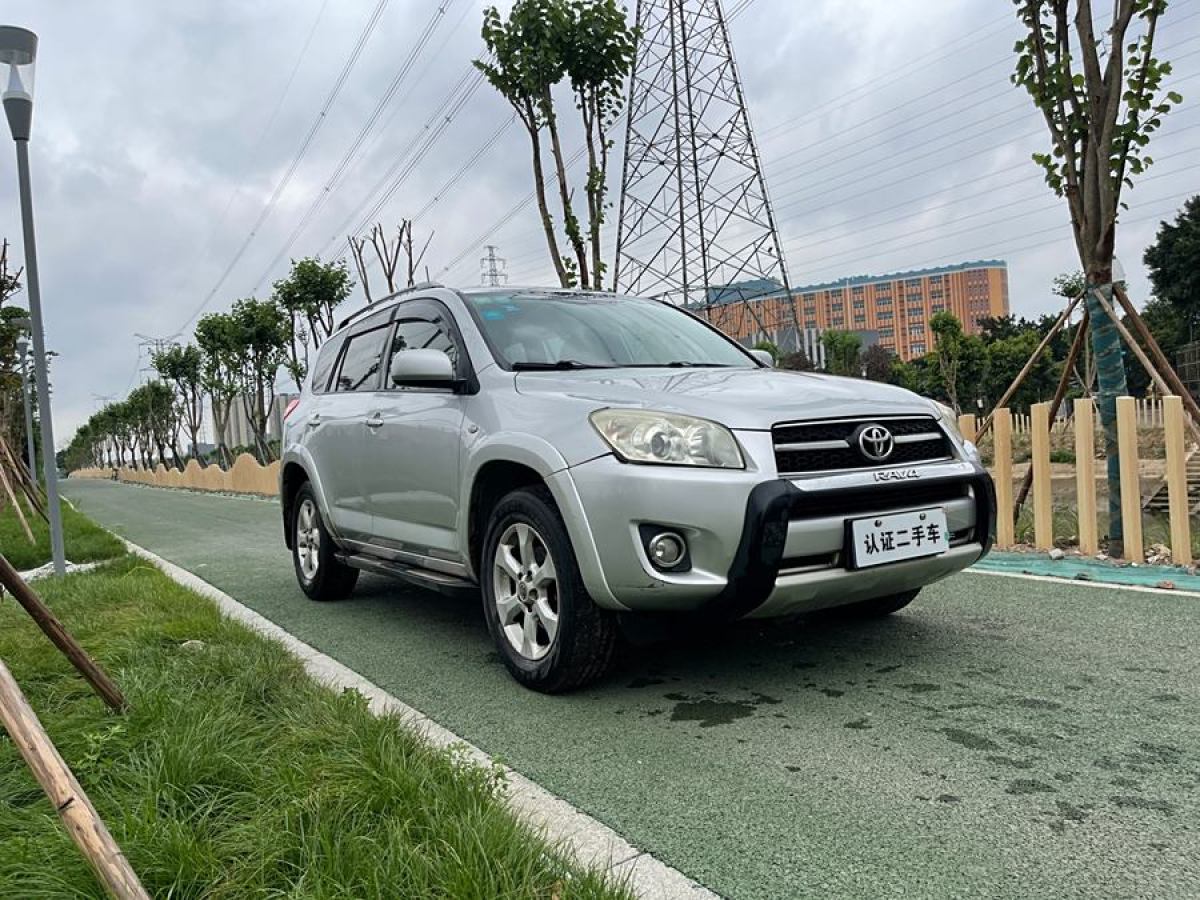 豐田 RAV4榮放  2011款 2.4L 自動四驅(qū)豪華版圖片