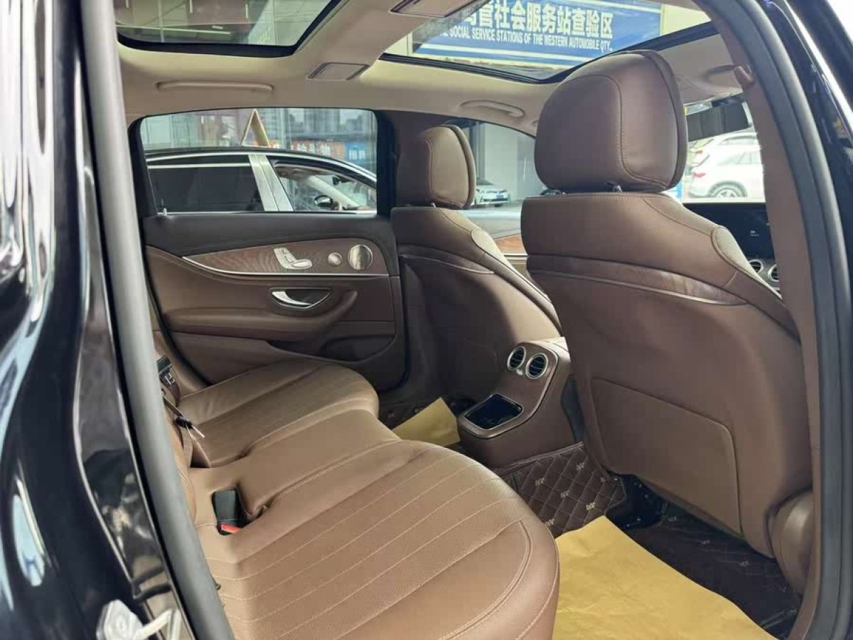 奔馳 奔馳E級  2022款 改款二 E 300 L 豪華型圖片