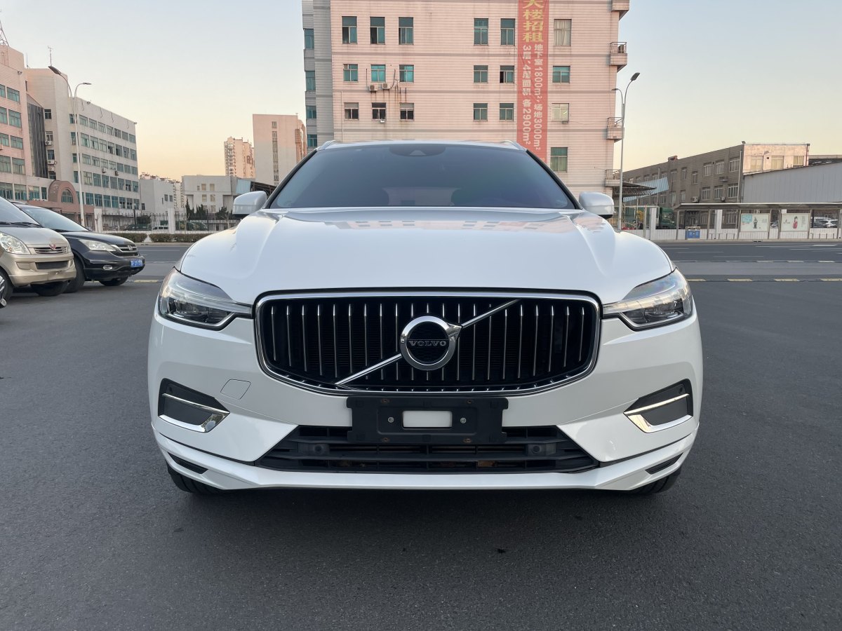 2019年12月沃爾沃 XC60  2019款  T5 四驅(qū)智逸版 國(guó)VI