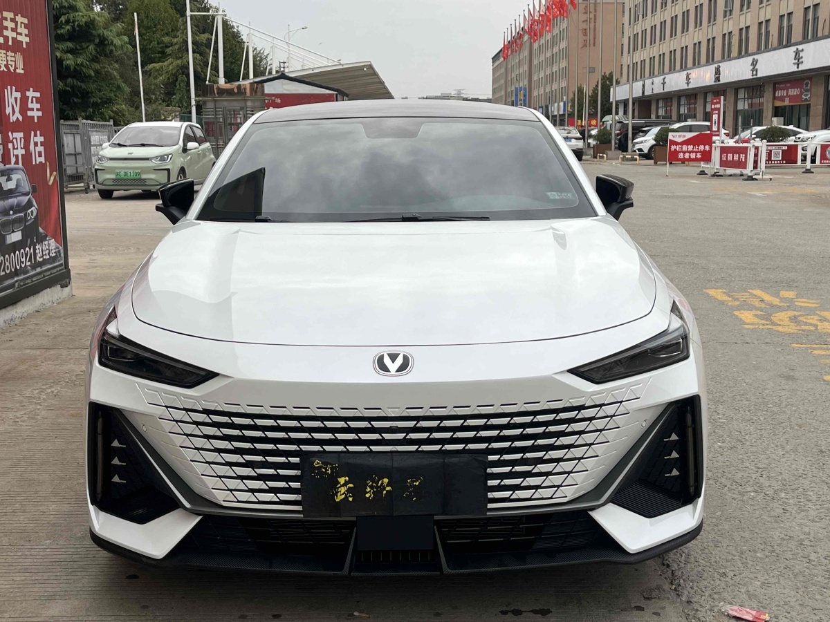 2023年6月長(zhǎng)安 長(zhǎng)安UNI-V  2022款 1.5T 尊貴型