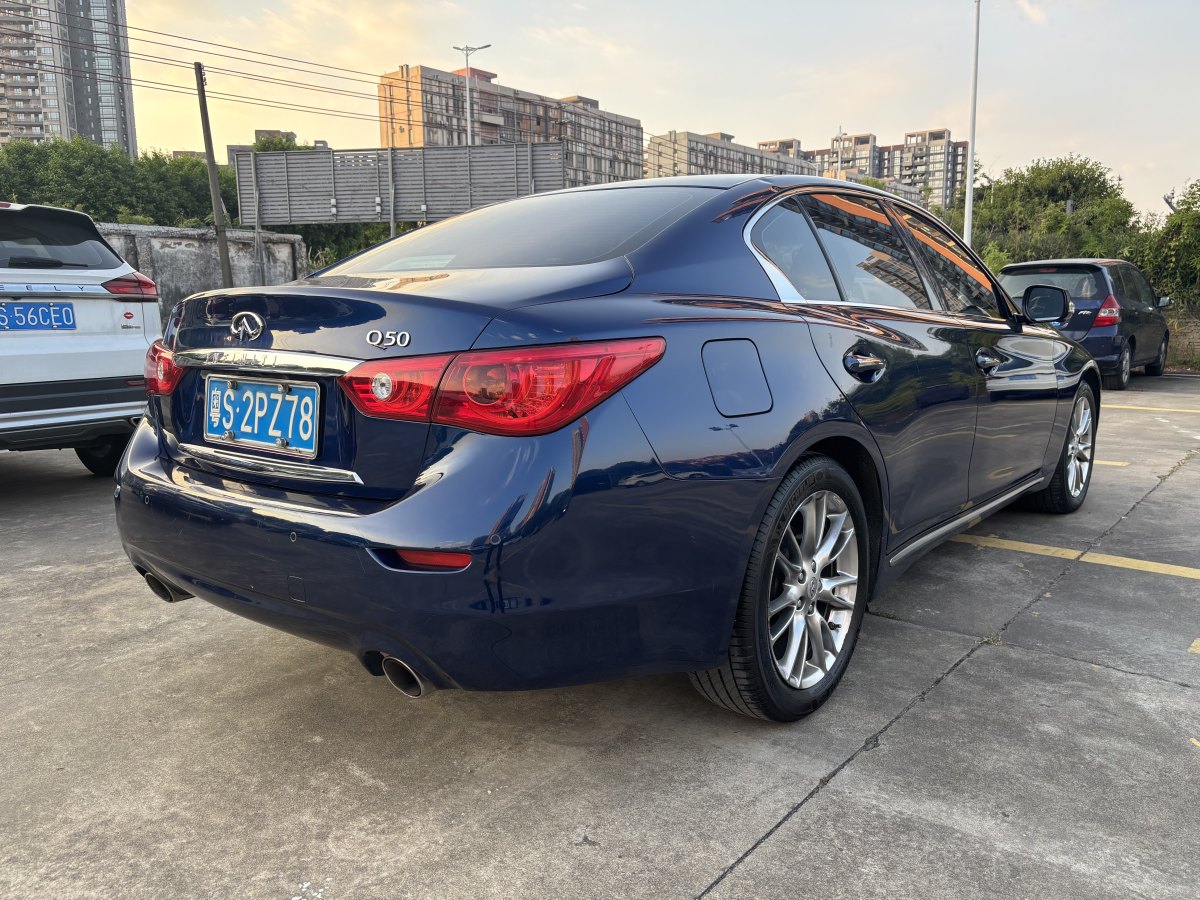 英菲尼迪 Q50L  2016款 2.0T 進(jìn)取版圖片