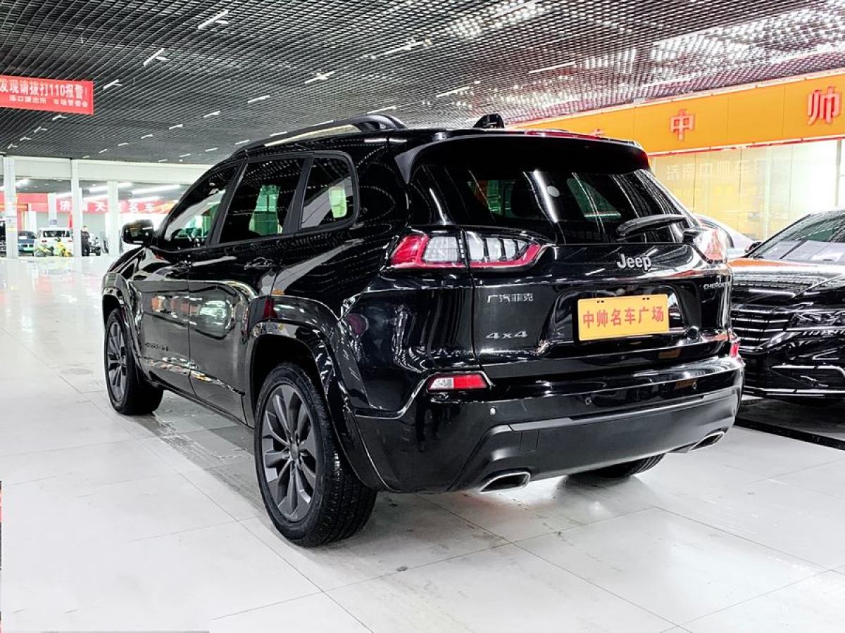 Jeep 自由光  2021款 2.0T 四驅(qū)80周年紀(jì)念版圖片