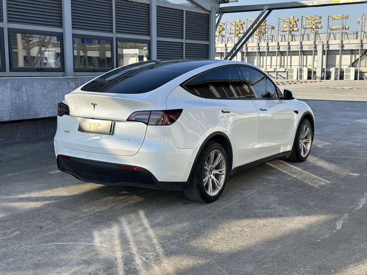 特斯拉MODEL Y 22款標(biāo)準(zhǔn)續(xù)航后輪驅(qū)動版圖片