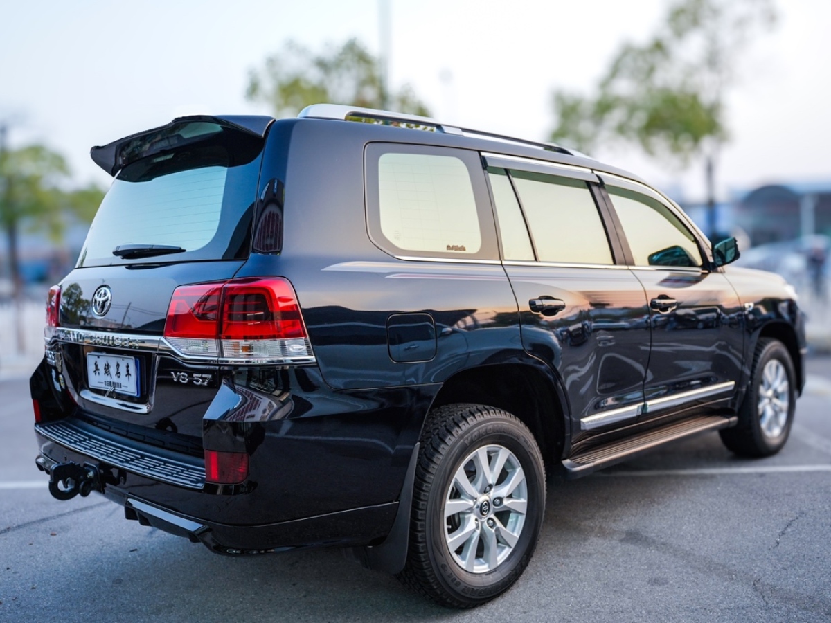 2018年1月豐田 蘭德酷路澤 豐田 蘭德酷路澤(進口) 2018款 5.7L VX-R 8氣 KDSS(中東)