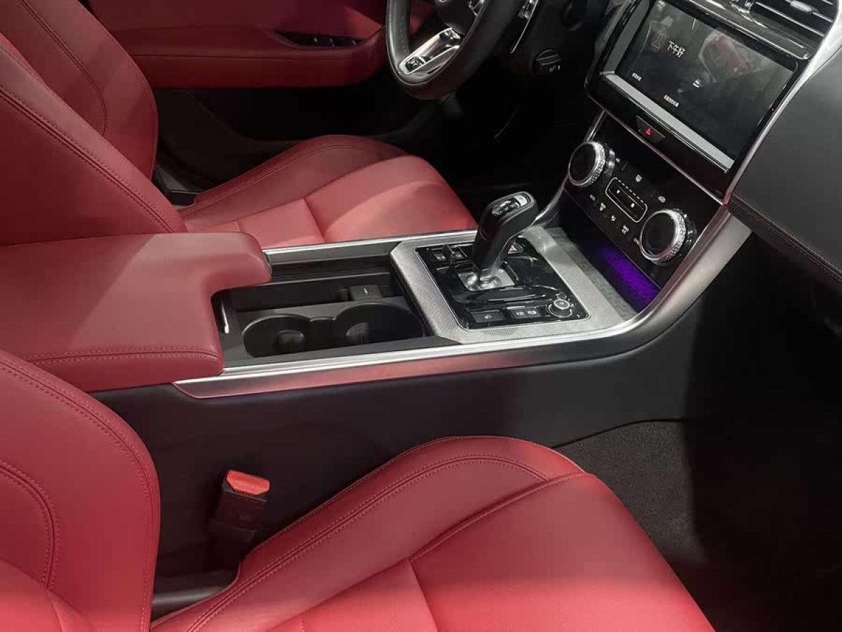 捷豹 XEL  2022款 2.0T 250PS R-DYNAMIC S進(jìn)取運(yùn)動版圖片