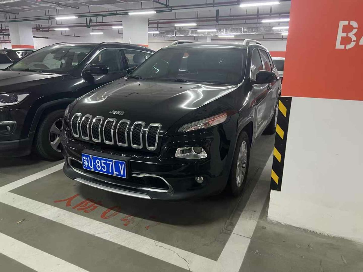 Jeep 自由光  2020款 2.0L 兩驅(qū)安全升級(jí)版圖片