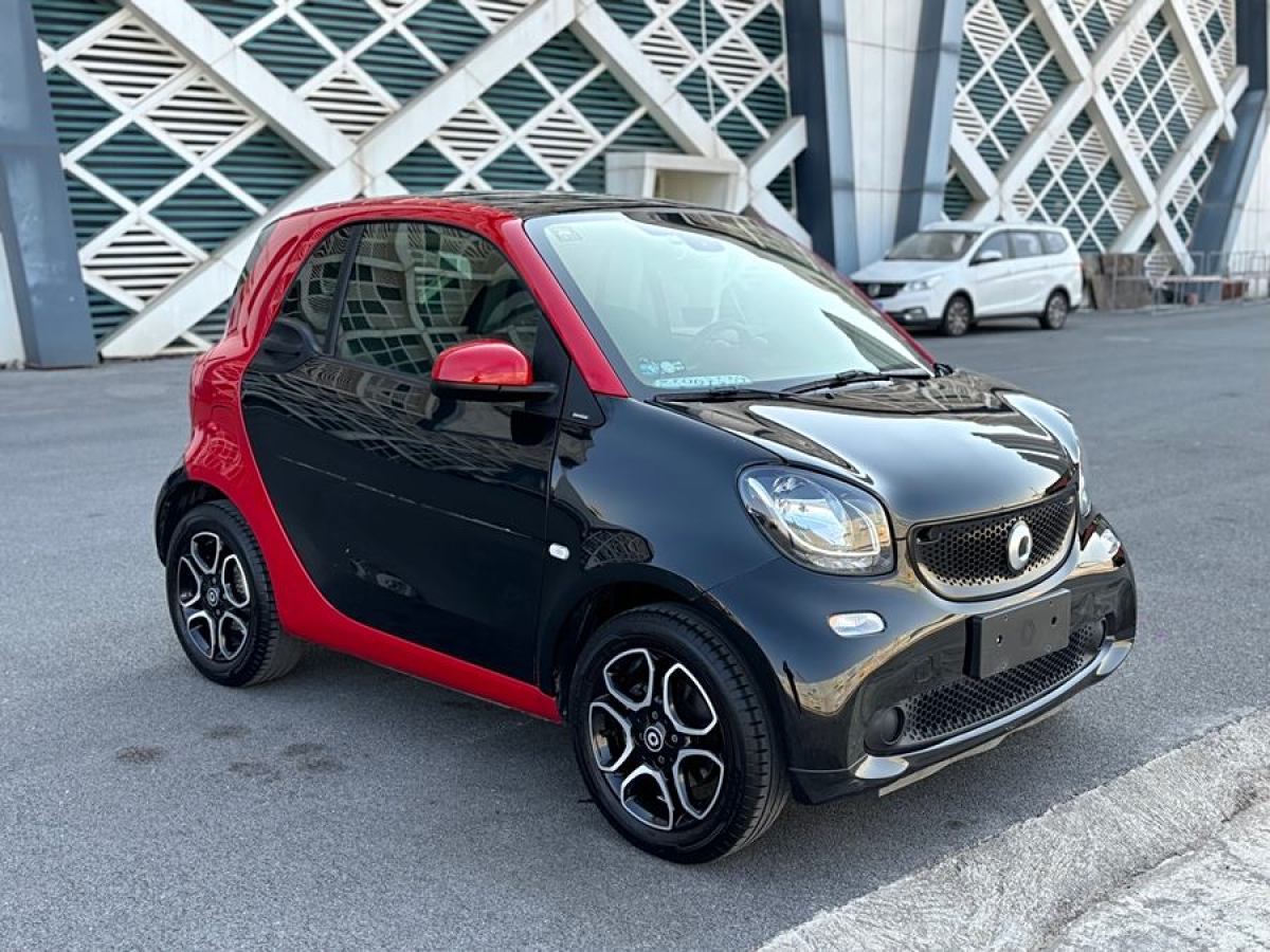 smart fortwo  2019款 0.9T 66千瓦硬頂風(fēng)擎版 國VI圖片