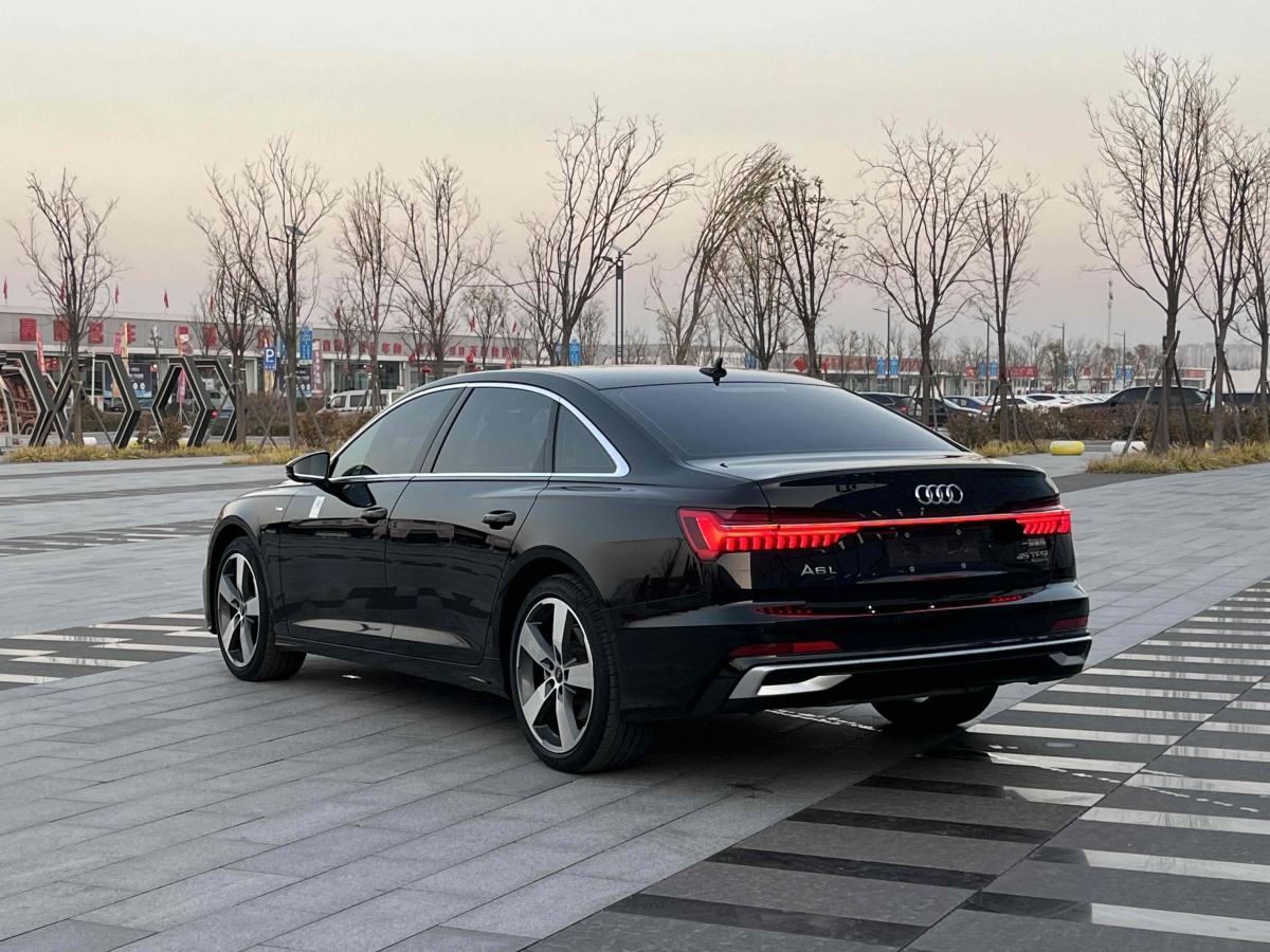 奧迪 奧迪A6L  2023款 改款 45 TFSI quattro 臻選動感型圖片