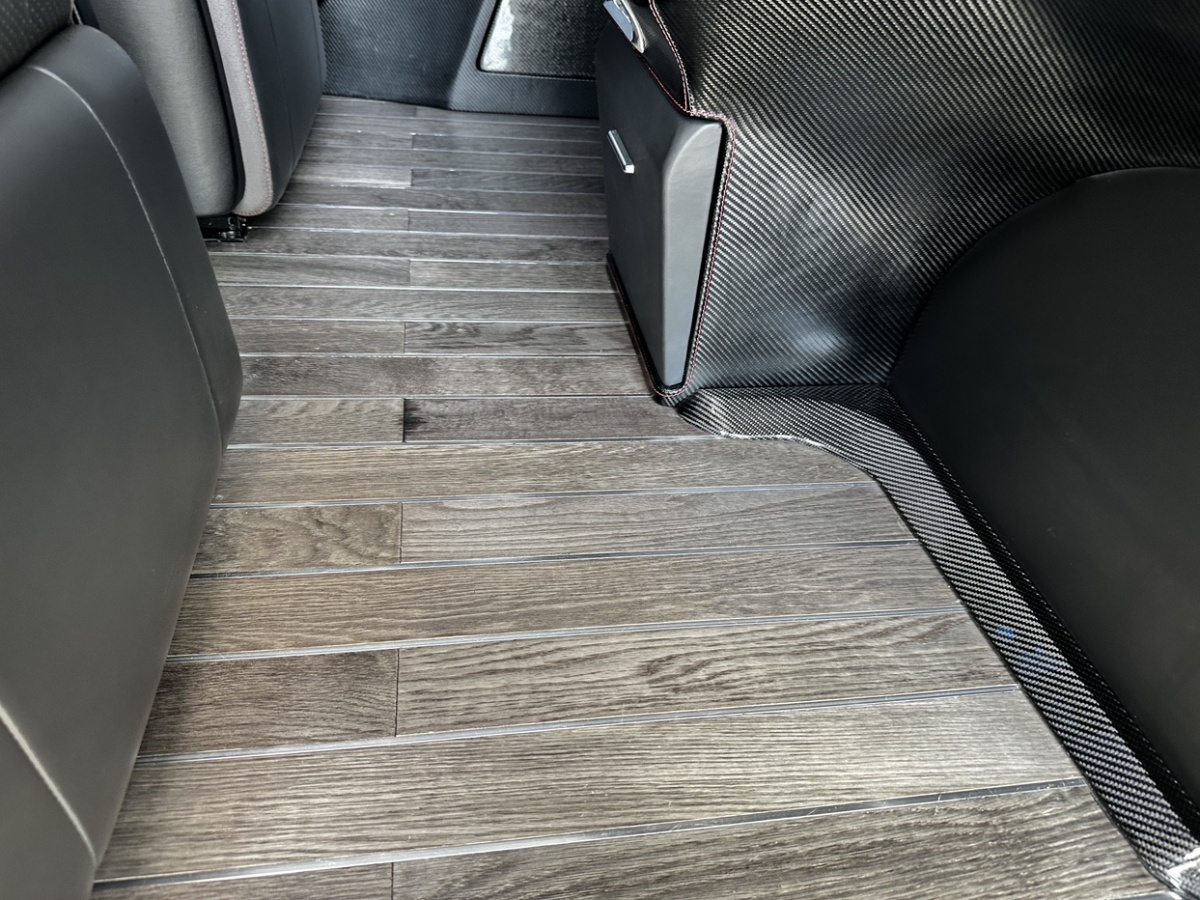 GMC SAVANA  2018款 6.0L GX777 尊翔星際版圖片