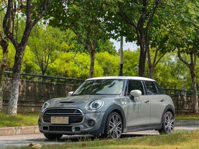 2021年4月 MINI MINI 2.0T COOPER S 藝術家 五門版圖片