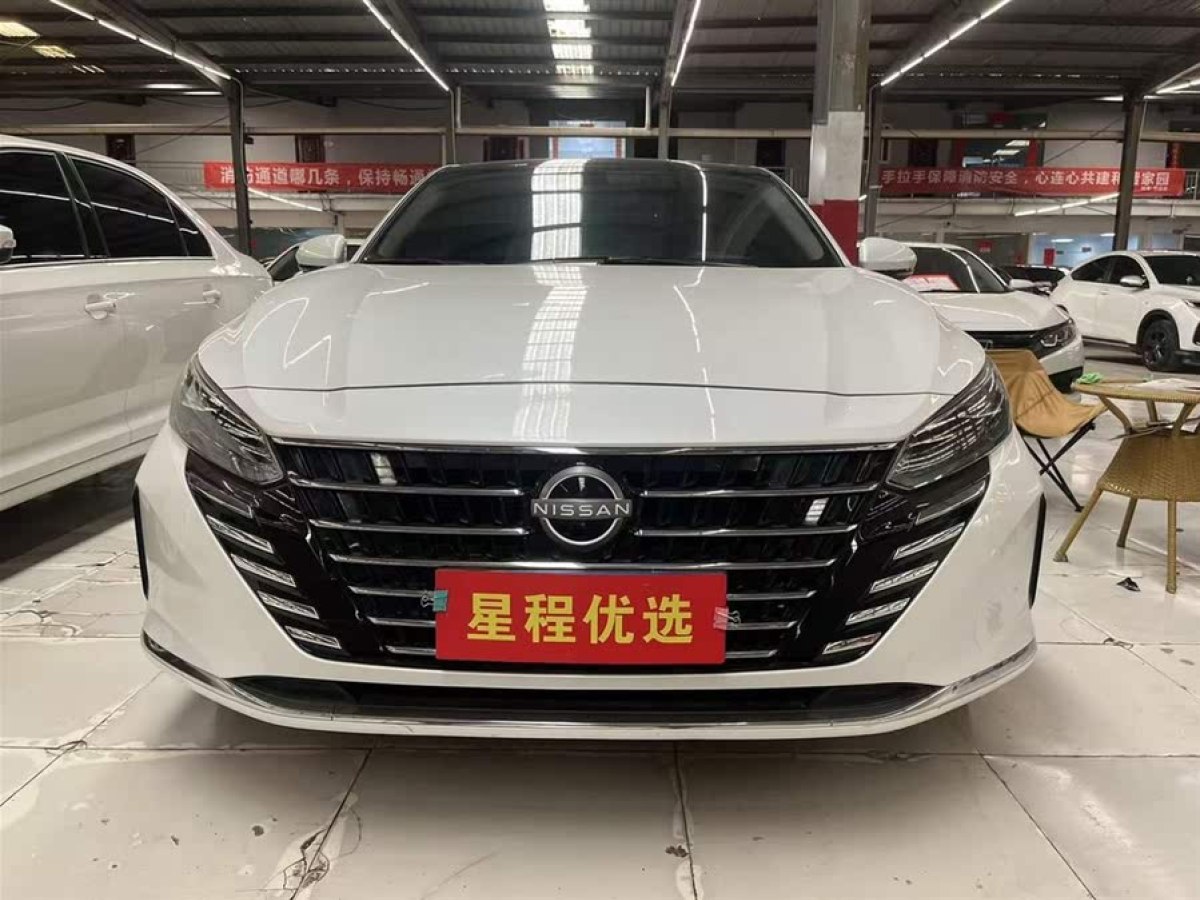 日產(chǎn) 天籟  2024款 2.0L SV 黑金版圖片