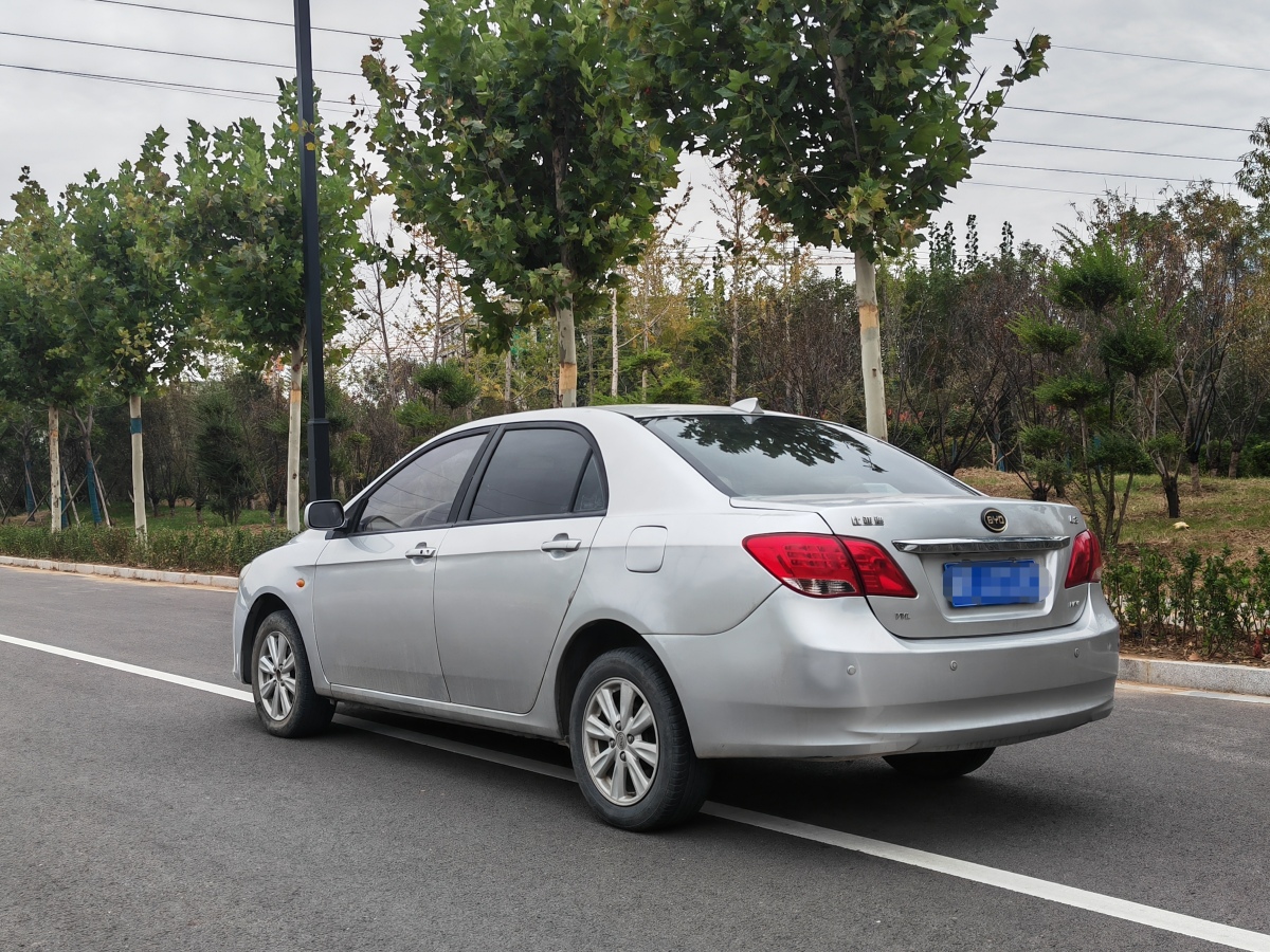 比亞迪 L3  2012款 1.5L 手動尊貴型圖片