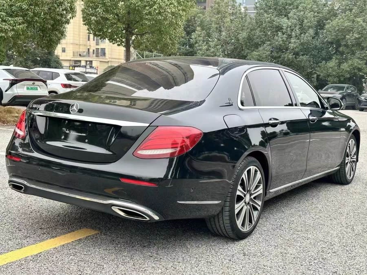 奔馳 奔馳E級  2019款 改款 E 300 L 豪華型圖片