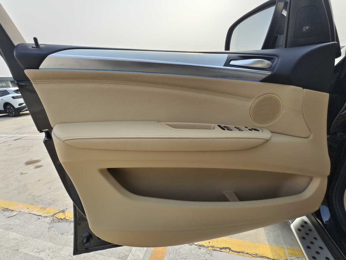 寶馬 寶馬X5  2011款 xDrive35i 領(lǐng)先型圖片