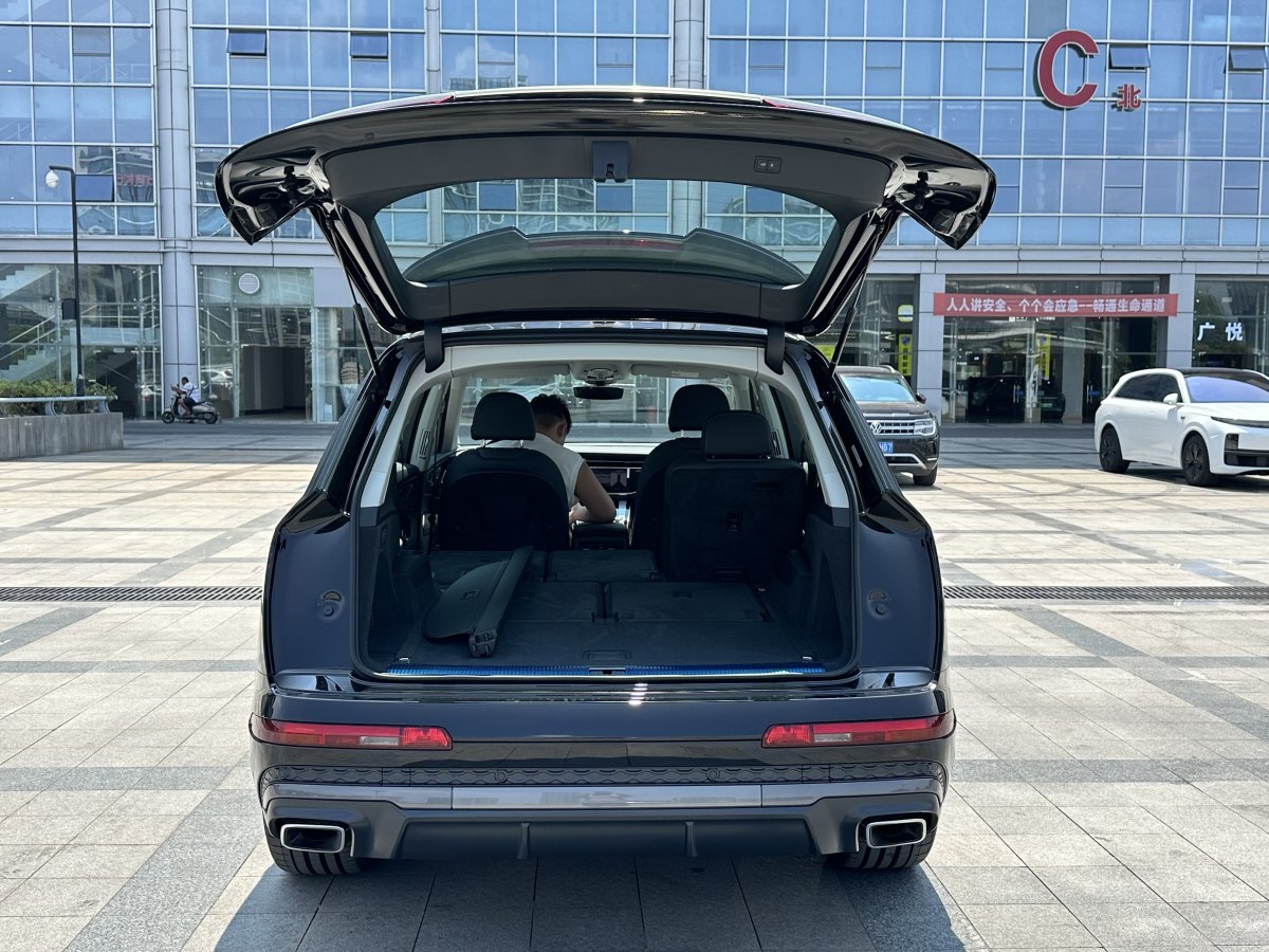 奥迪 奥迪Q7  2023款 45 TFSI quattro S line运动型图片