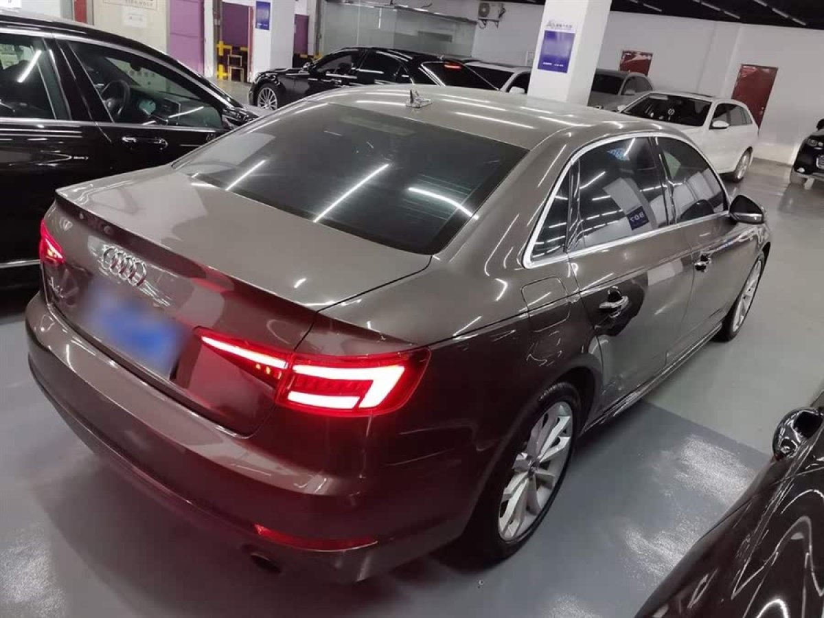 奧迪 奧迪A4L  2018款 30周年年型 40 TFSI 時(shí)尚型圖片