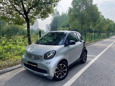 2016年10月 smart fortwo 1.0L 52千瓦硬頂激情版圖片