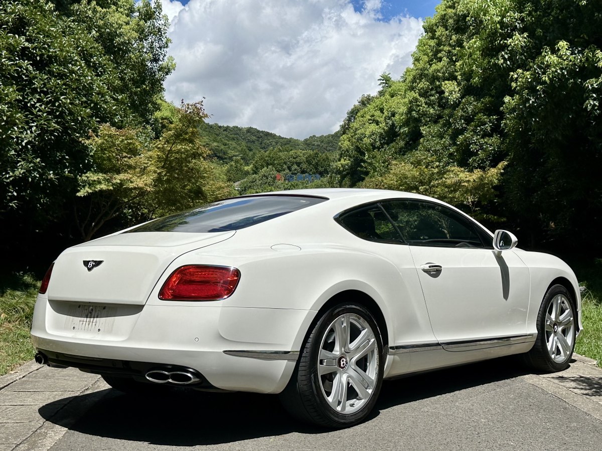 賓利 歐陸  2014款 4.0T GT V8 S 標(biāo)準(zhǔn)版圖片