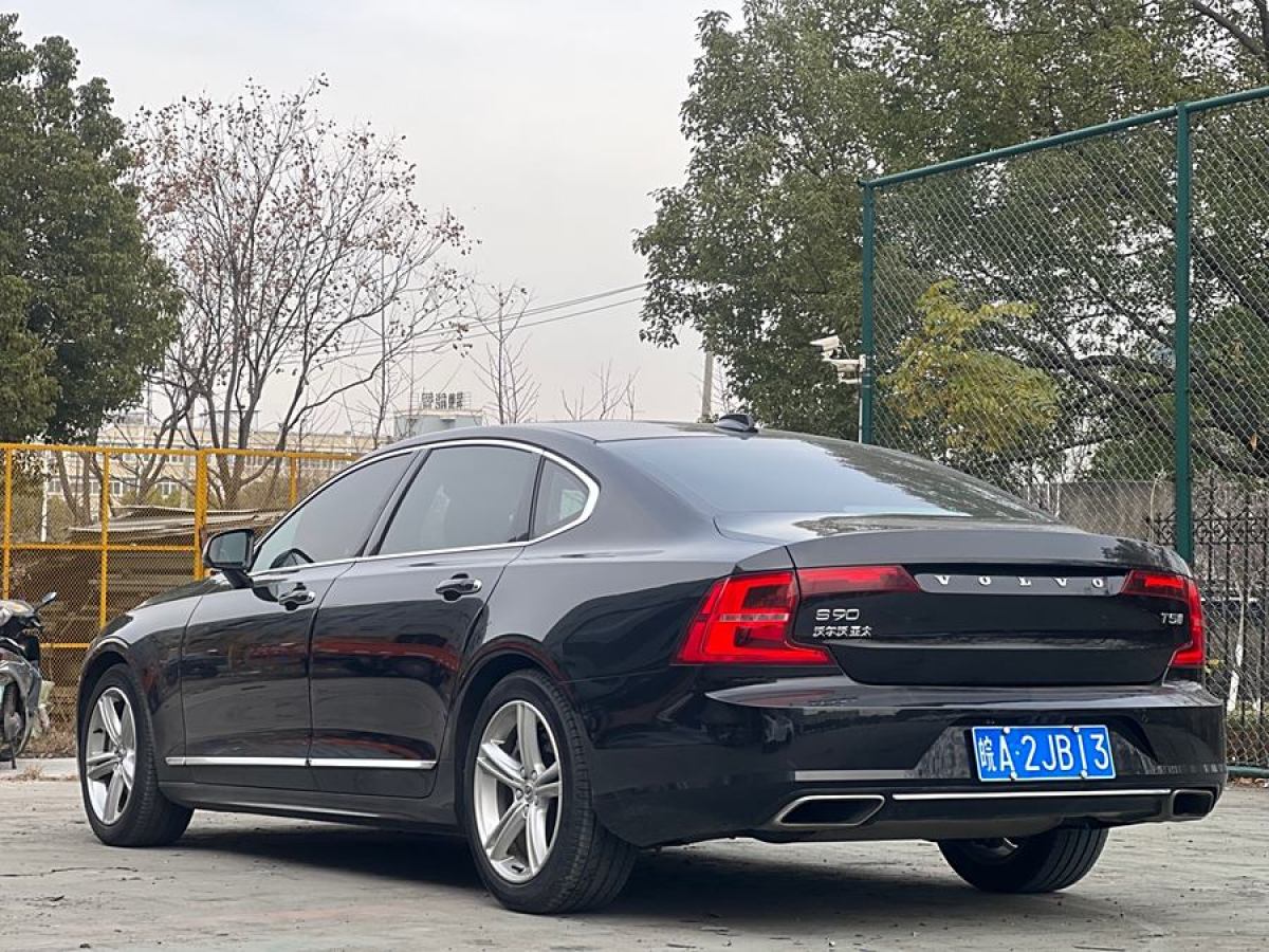 沃爾沃 S90  2020款 改款 T5 智遠(yuǎn)豪華版圖片