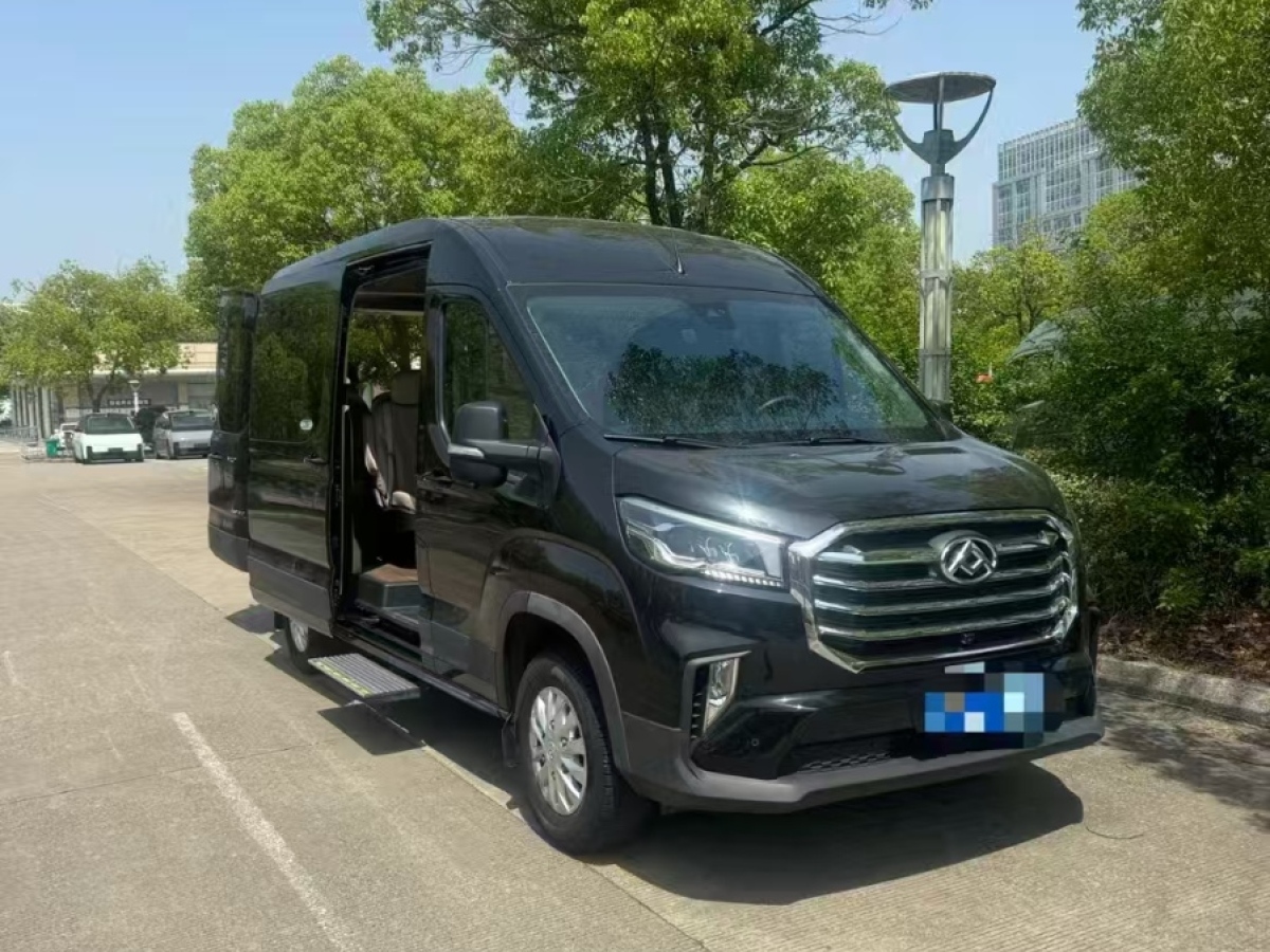 上汽大通 V90  2022款 2.0T自動(dòng)智達(dá)營(yíng)運(yùn)版后驅(qū)長(zhǎng)軸高頂后單胎9座圖片